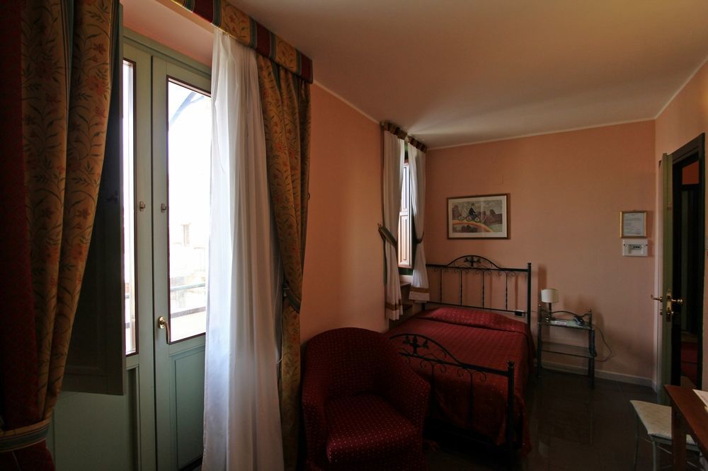 Hotel Posta Siraküza Dış mekan fotoğraf